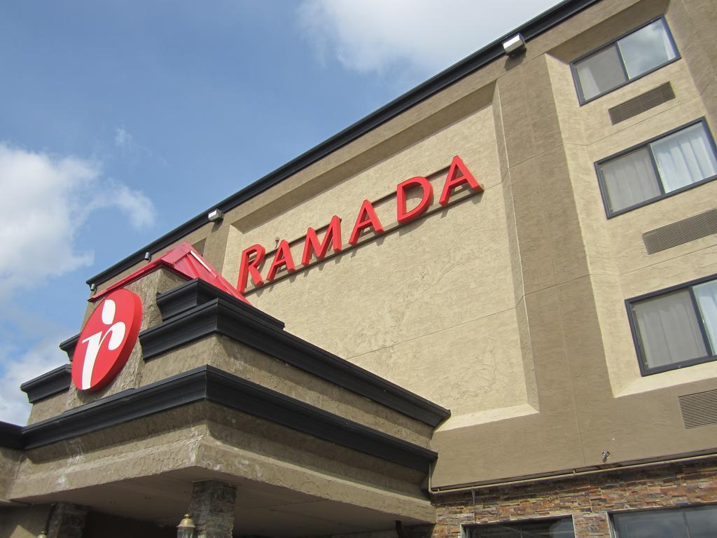 Ramada By Wyndham Williams Lake Extérieur photo