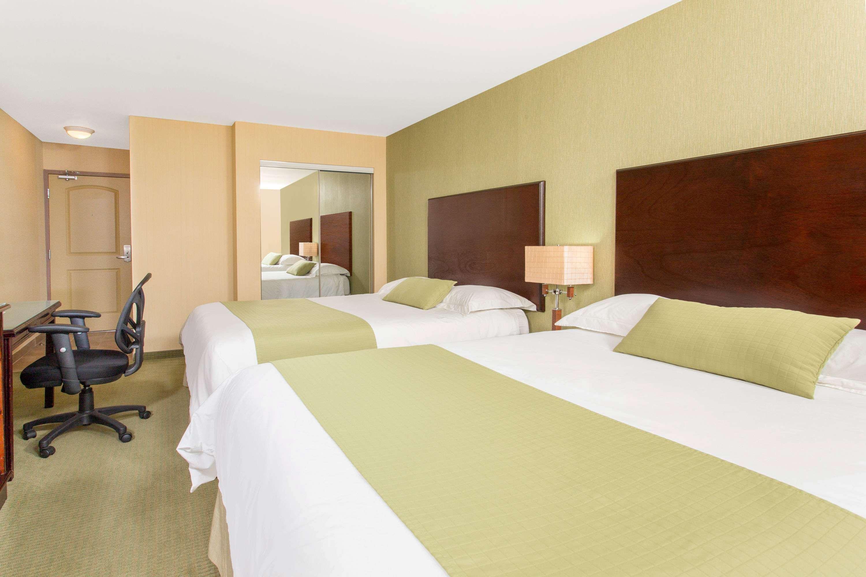 Ramada By Wyndham Williams Lake Extérieur photo