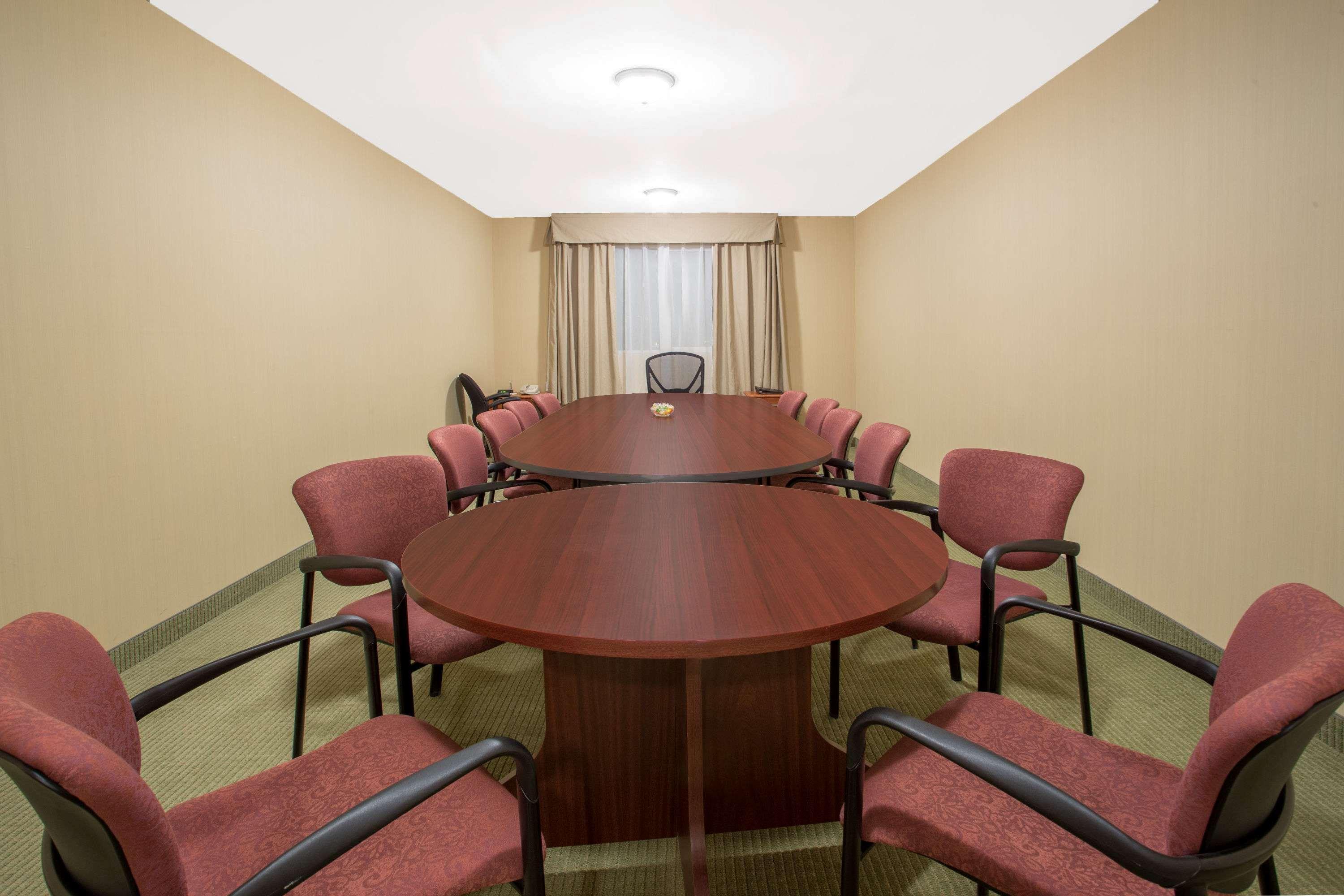Ramada By Wyndham Williams Lake Extérieur photo