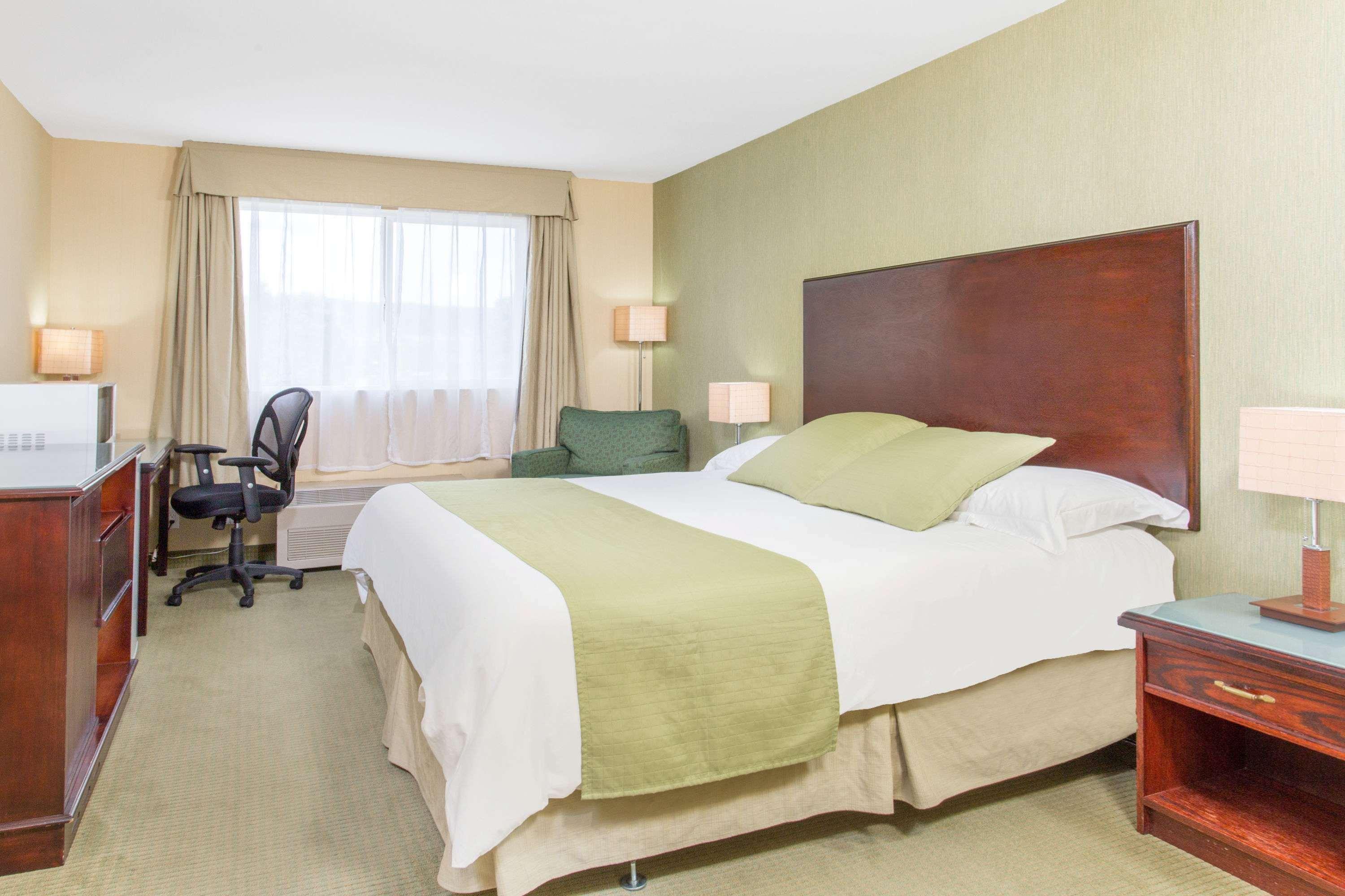Ramada By Wyndham Williams Lake Extérieur photo